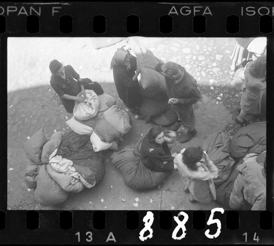 holocaust-lodz-ghetto-photography-henryk-ross-24-58e205ff11b0f__880