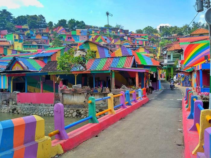 rainbow-village-kampung-pelangi-indonesia-1