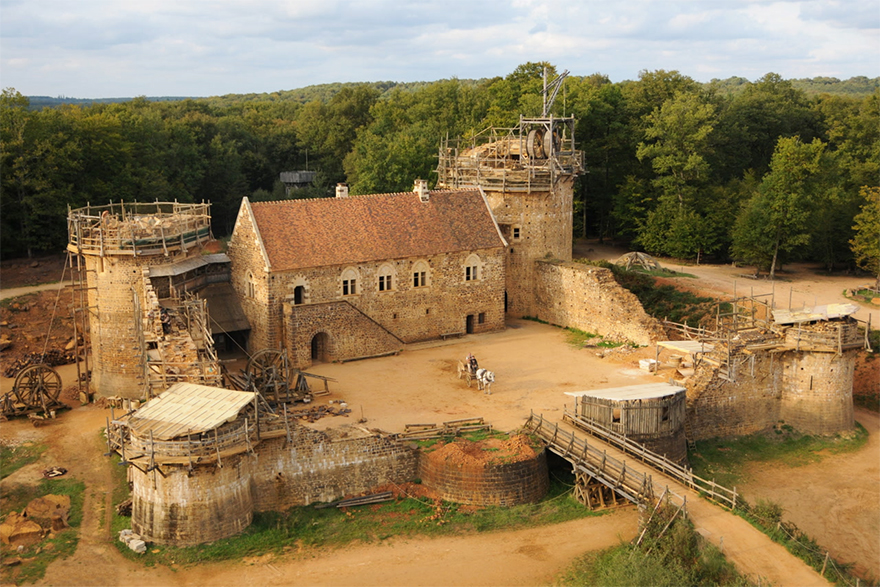building-13th-century-guedelon-castle-france-1-59c9fe3b04b5b__880