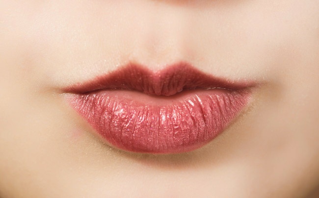 the-lower-lip-is-larger-than-the-upper-one