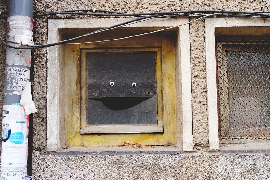 googly-eyebombing-street-art-bulgaria-64-592d23e6274cb__880