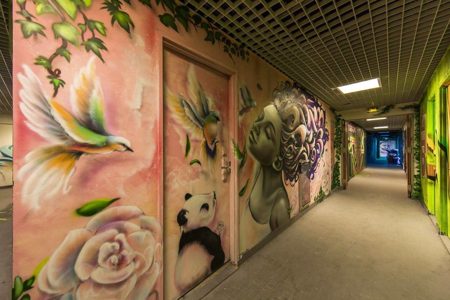 100-graffiti-artists-university-painting-rehab2-paris-596dbb6b111ab__880